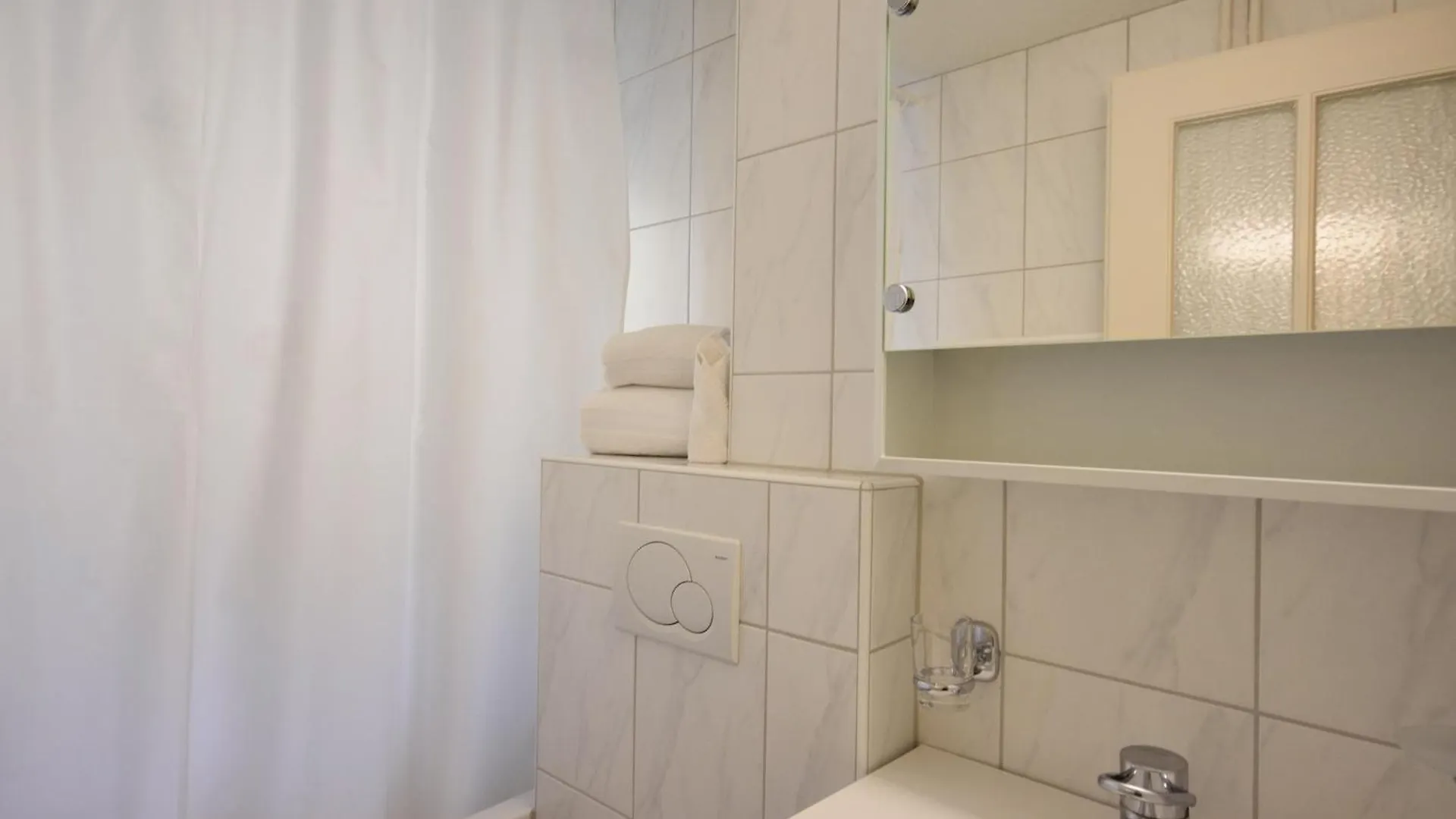 Nice 1Br Flat In The City Center - Crown 3 Zurich